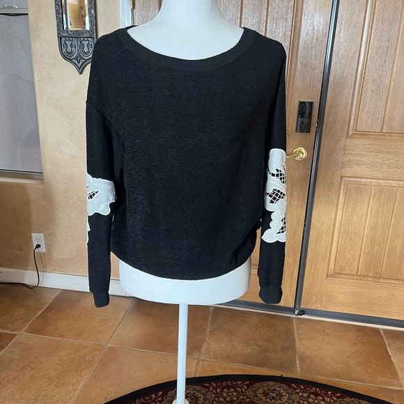 Stellah Top/Sweatshirt - Picture 4 of 6